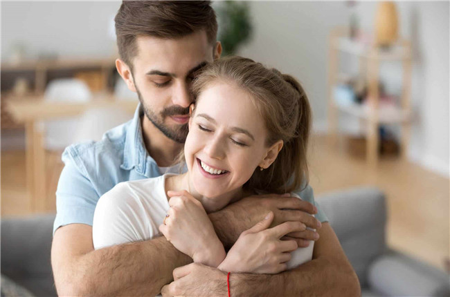 如何应对家庭成员之间的生活目标和人生规划？